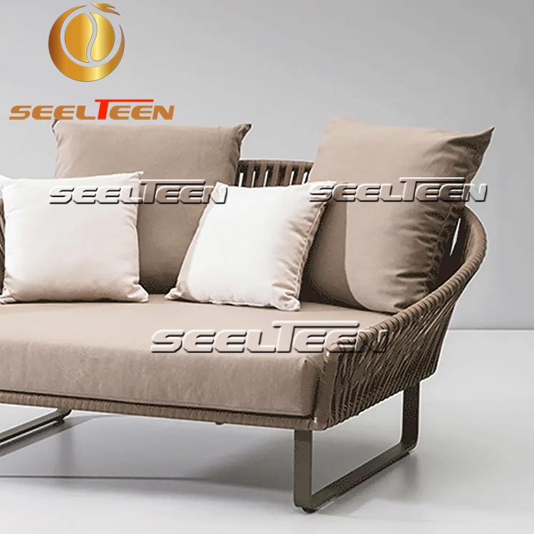 Rattan Outdoor Daybed with Cushion Pillow Aluminum Frame